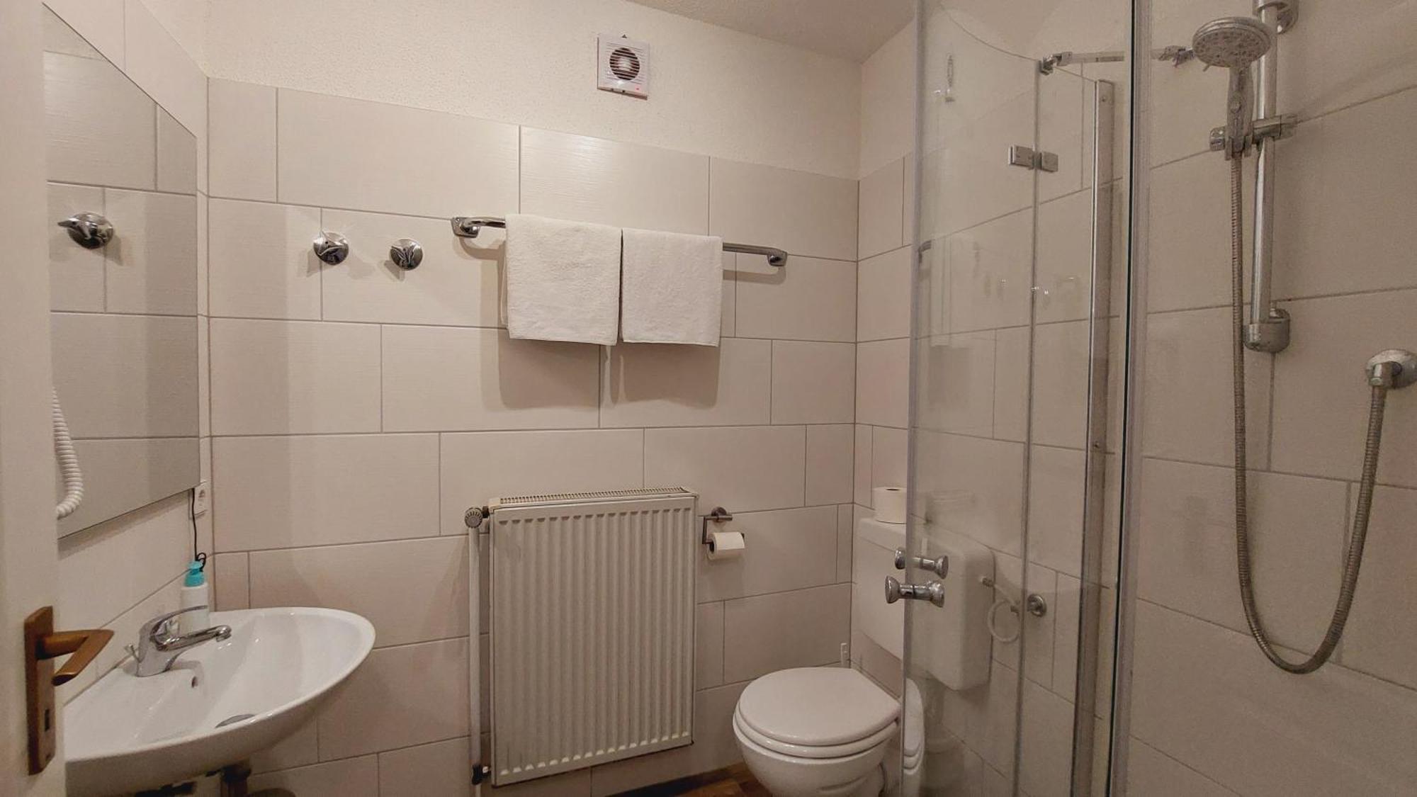 Gaestehaus Gerhardt Schweigen-Rechtenbach Eksteriør bilde